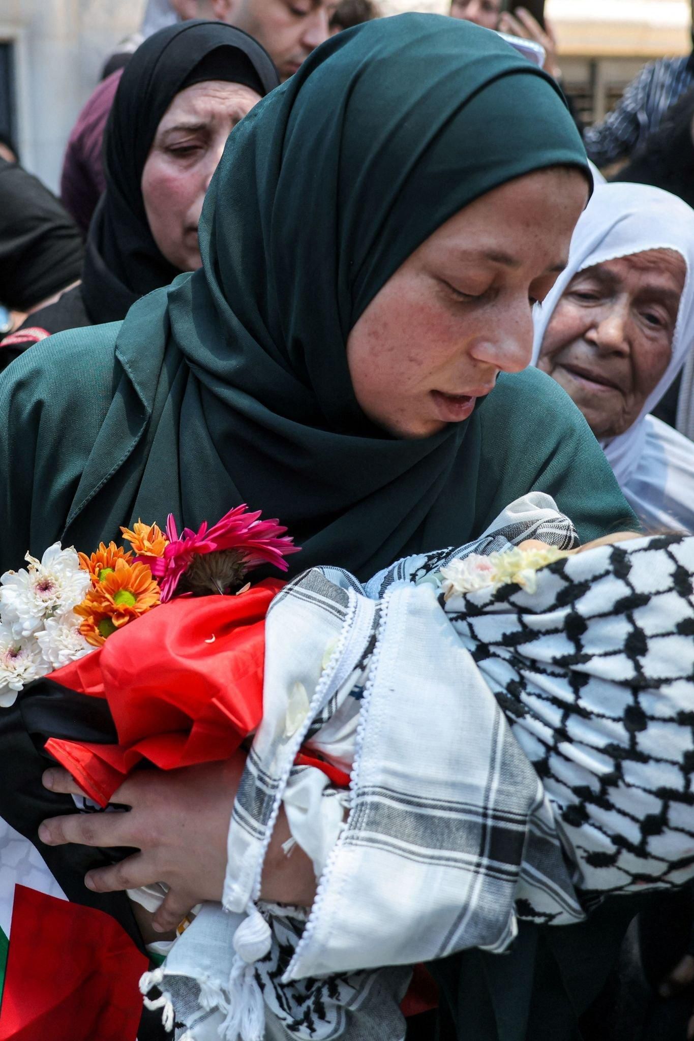 The daily File - June 4-8, 2023 cover image